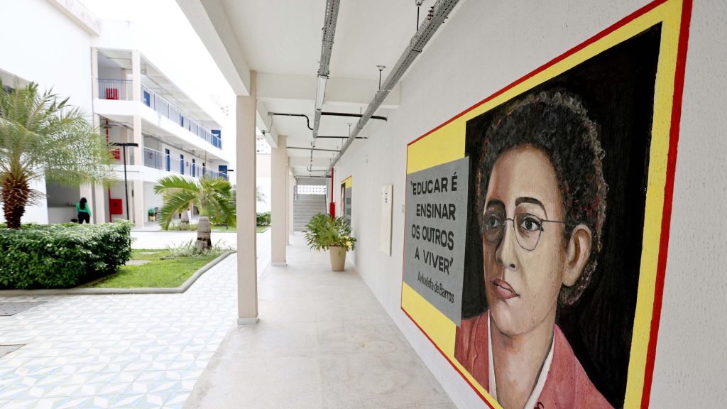 Os cursos serão ministrados por servidores efetivos da própria Rede Municipal de Educação.